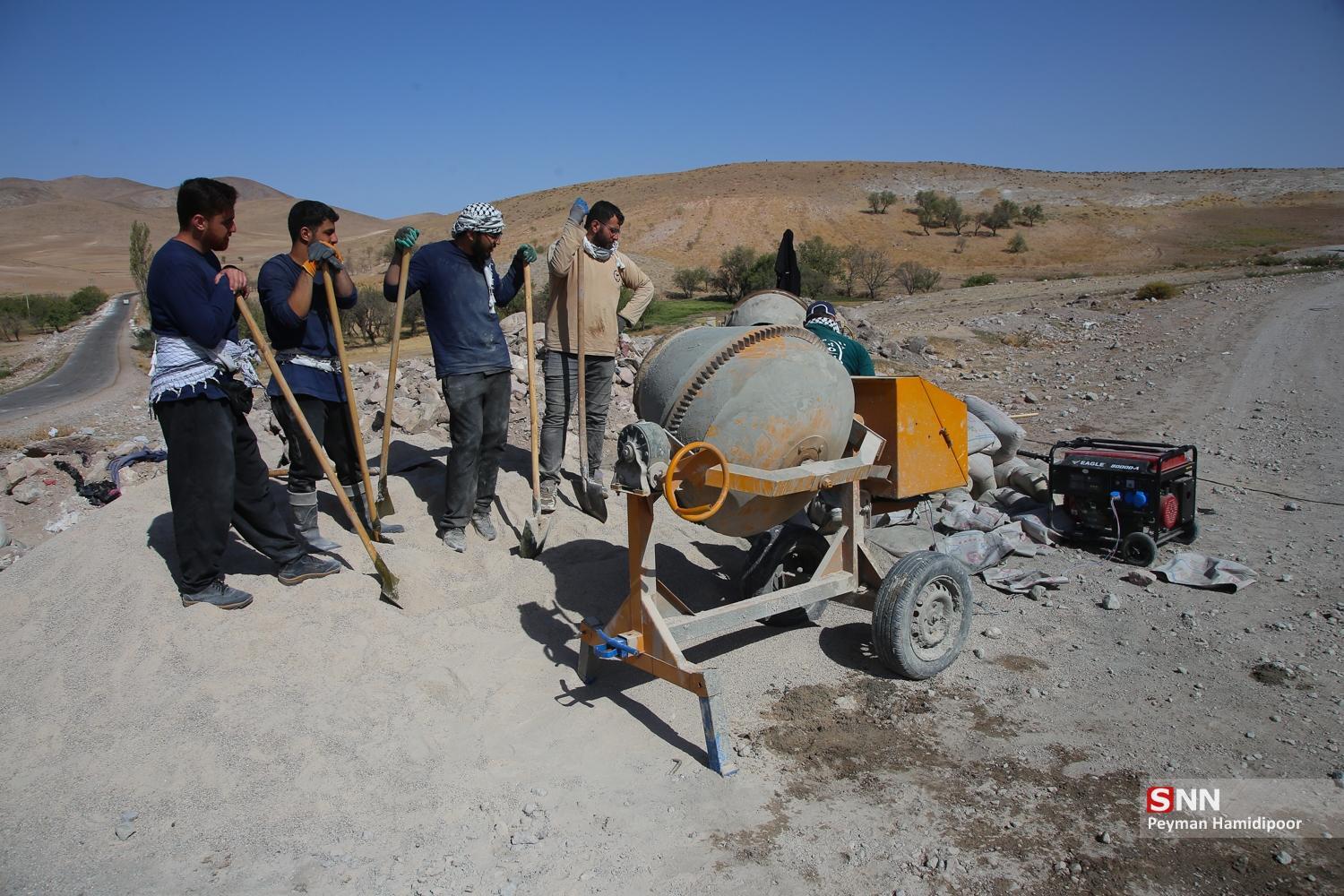 وقتی دانشگاه تهرانی&zwnj;ها به دیوار مدرسه روح می&zwnj;بخشند
