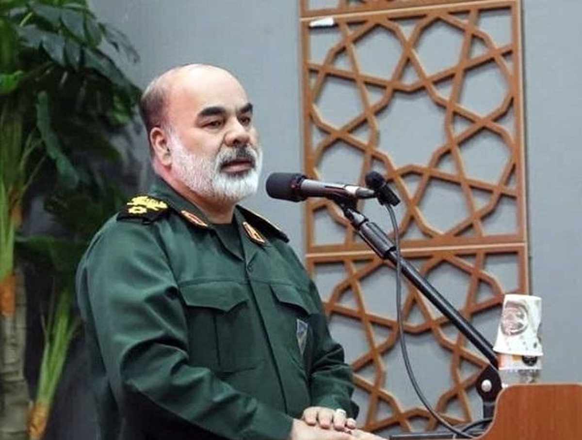 سردار کرمی: باید محکم در مقابل جبهه استکبار بایستیم/ اگر یک سری تجهیزات پیشرفته از دشمن دیدیم نباید عقب بکشیم + فیلم