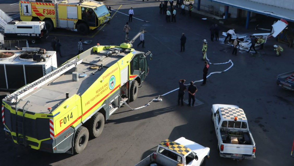 حادثه در فرودگاه تبریز؛ خروج هواپیمای آموزشی از کنترل در باند حادثه در فرودگاه تبریز؛ خروج هواپیمای آموزشی از کنترل در باند