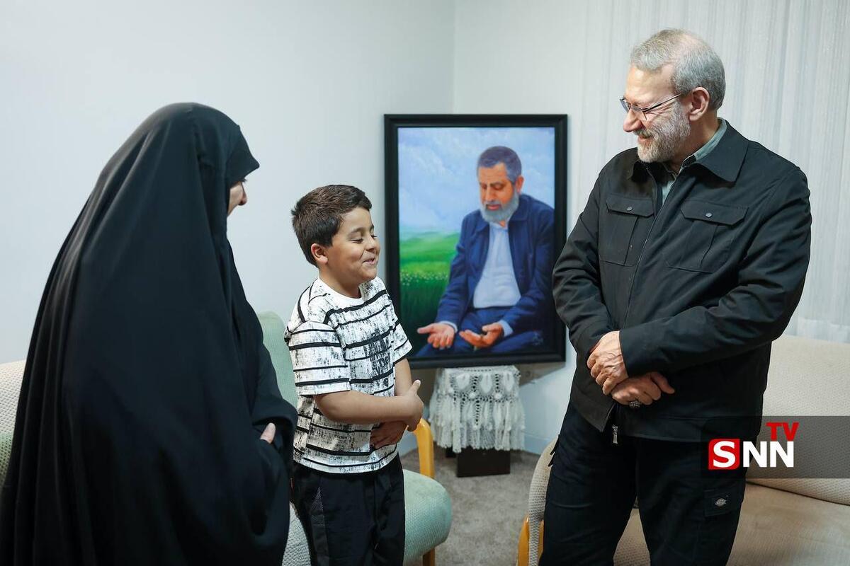 دیدار دبیر شورای عالی امنیت ملی با خانوادهی شهید والامقام سرلشکر سعید ایزدی (حاج رمضان) + عکس