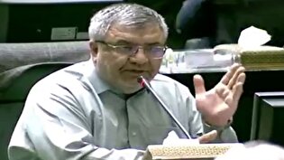 امروز در کل کشور، تورم، گرانی، مشکل مسکن و افزایش نرخ ارز، صدای شکسته شدن استخوان‌های مردم را به گوش می‌رساند