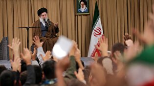 معرفت و آگاهی خود را افزایش دهید. حرکت علمی باید شتاب بگیرد