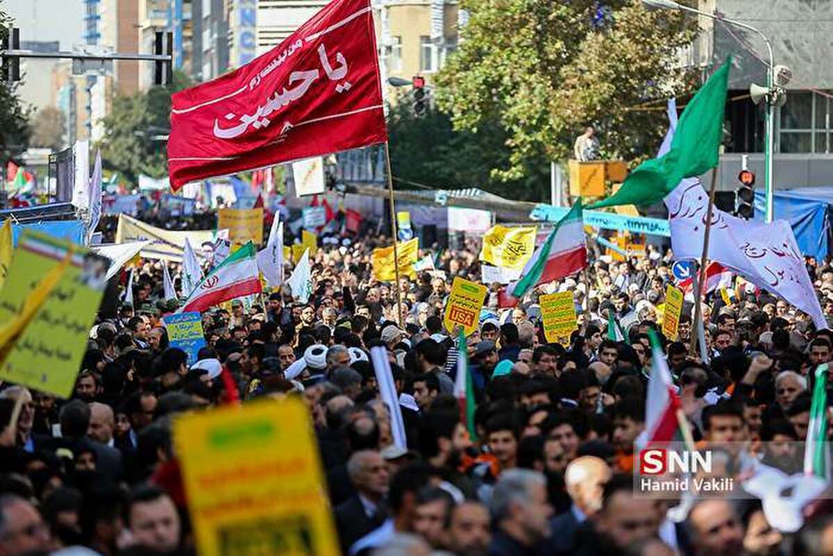 راهپیمایی باشکوه یوم‌الله ۱۳ آبان در تهران؛ ملت یک‌صدا علیه استکبار جهانی