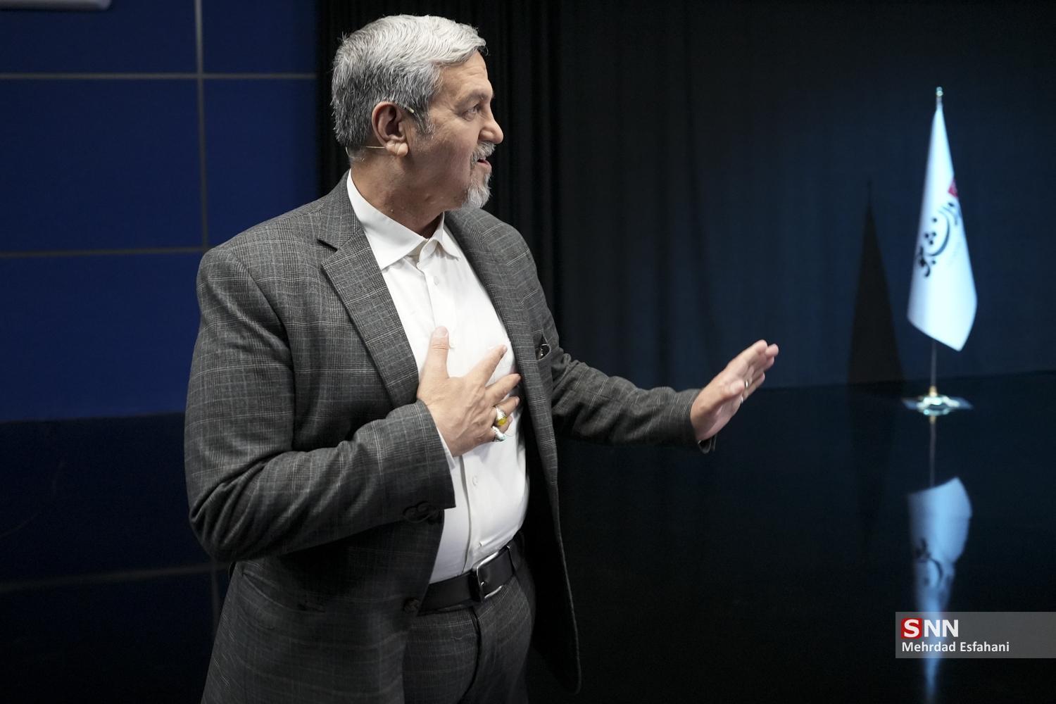 شرق&zwnj;گرایی یا غرب&zwnj;گرایی در SNN TV؛ احدیان: ایران&zwnj;گرایی مبناست، نه شرق و غرب / کواکبیان: باب مذاکره را نباید به&zwnj;کلی بست