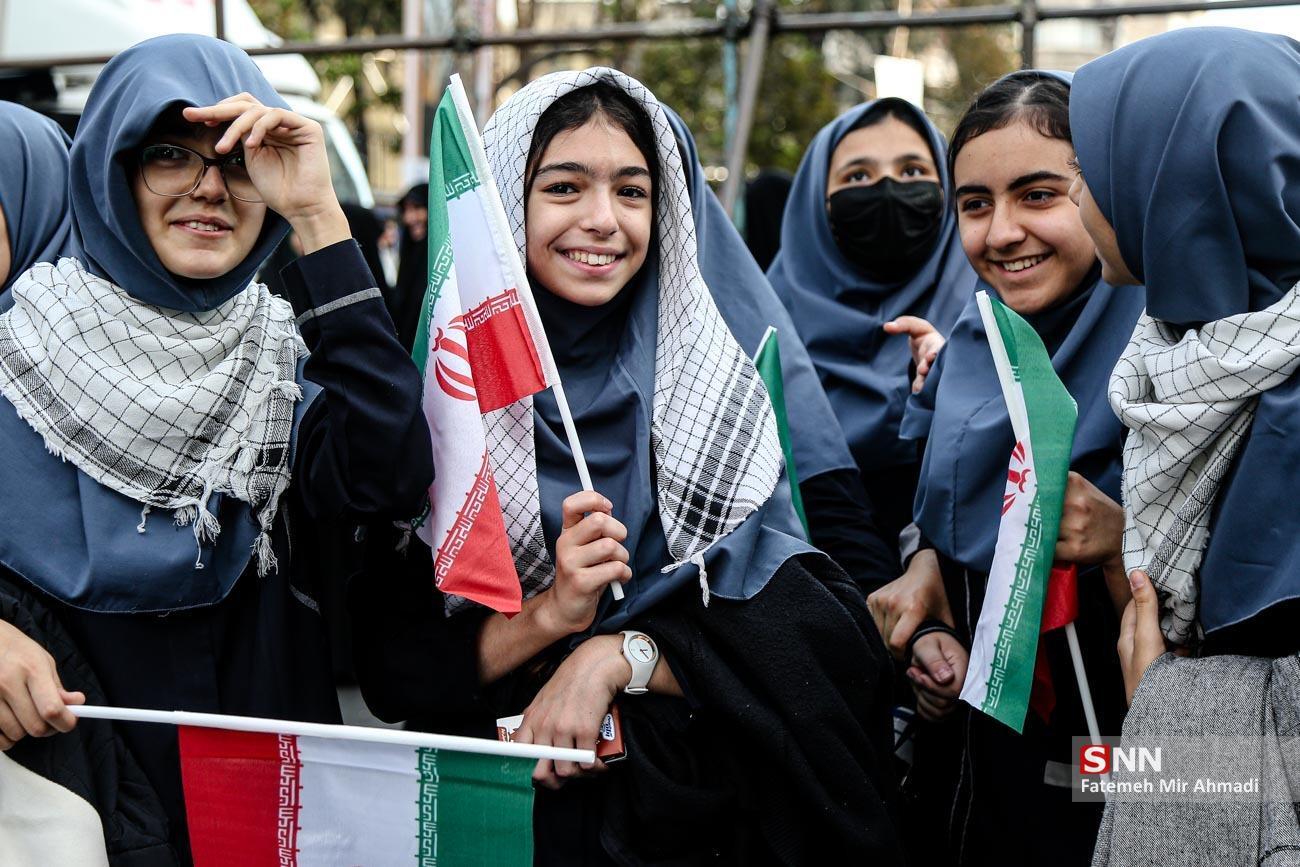 دانشآموزان غیور بجنوردی از همبستگی خود میگویند / آمریکا به همین خیال باش! + فیلم