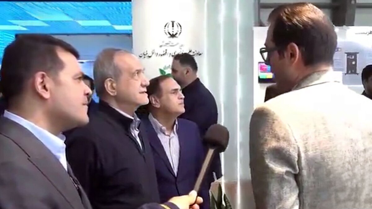 بازدید رئیس‌جمهور از نمایشگاه فناوری‌های نوین کشور