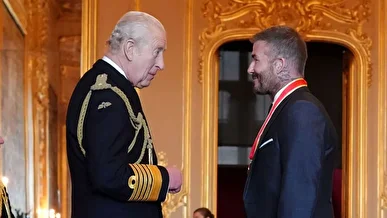 دیوید بکام نشان شوالیه دریافت کرد