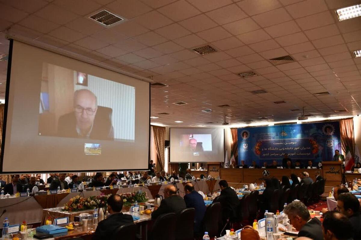 مدیران دانشجویی پل ارتباطی میان دانشجویان و مدیریت دانشگاه/۴۰۰ خوابگاه متاهلی در جهت رفاه دانشجویان افتتاح می‌شود