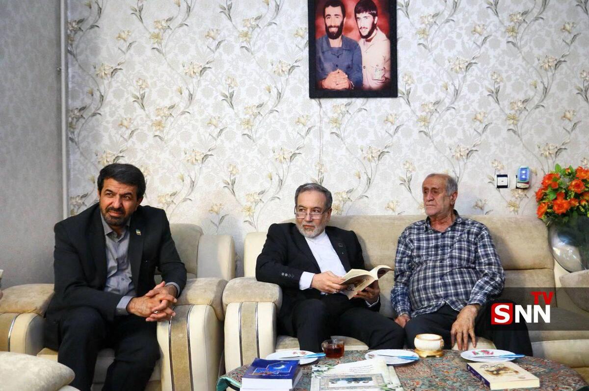 حضور وزیر امور خارجه در منزل شهیدان حاجی بابایی در همدان