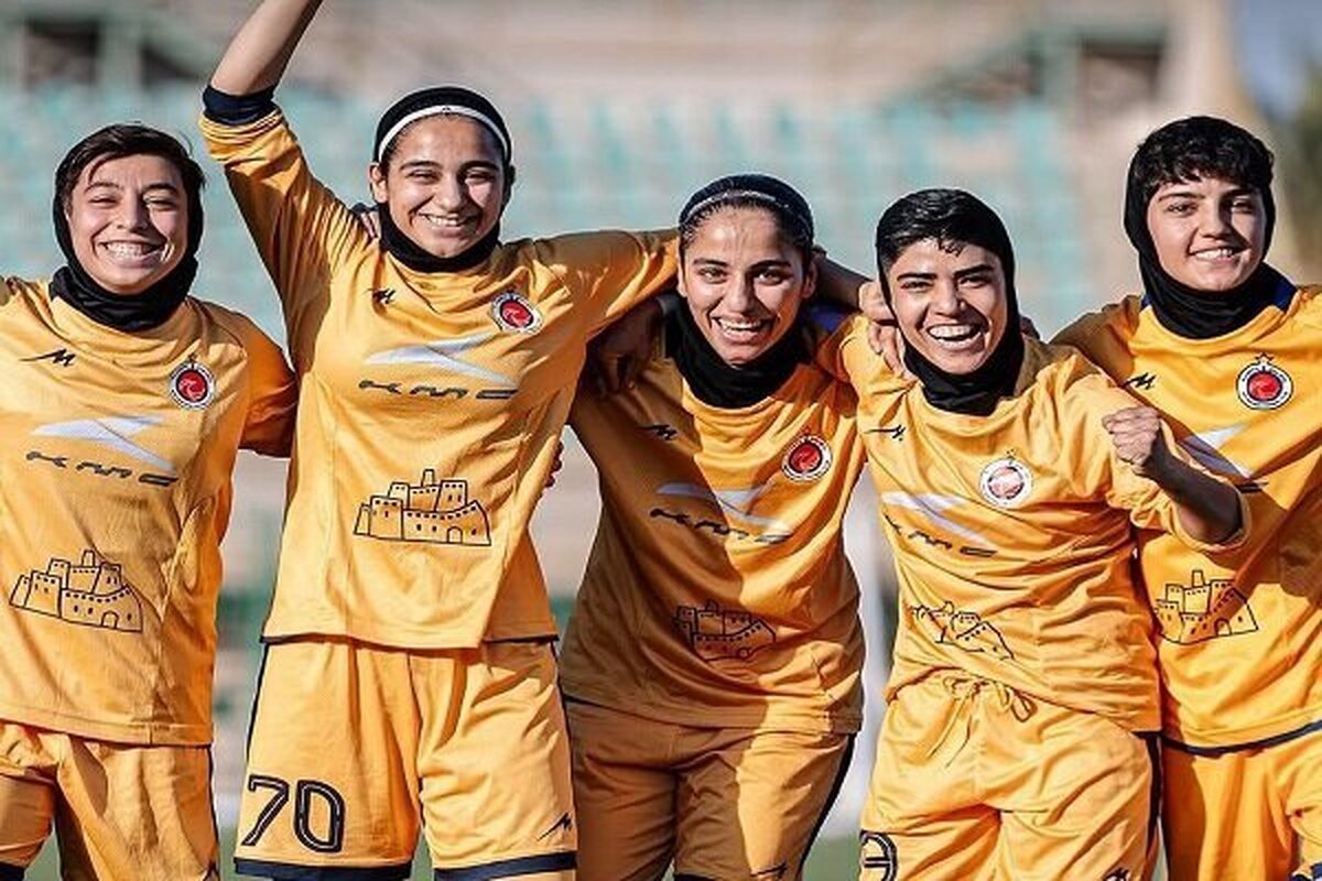 تیم فوتبال بانوان خاتون بم بعد از پیروزی پرگل در صدر جدول باقی ماند