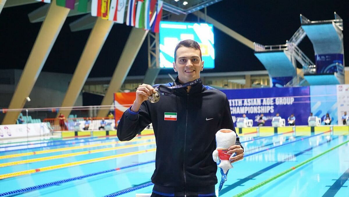 فیلم شنای سامیار عبدلی و کسب اولین مدال طلای کاروان ایران