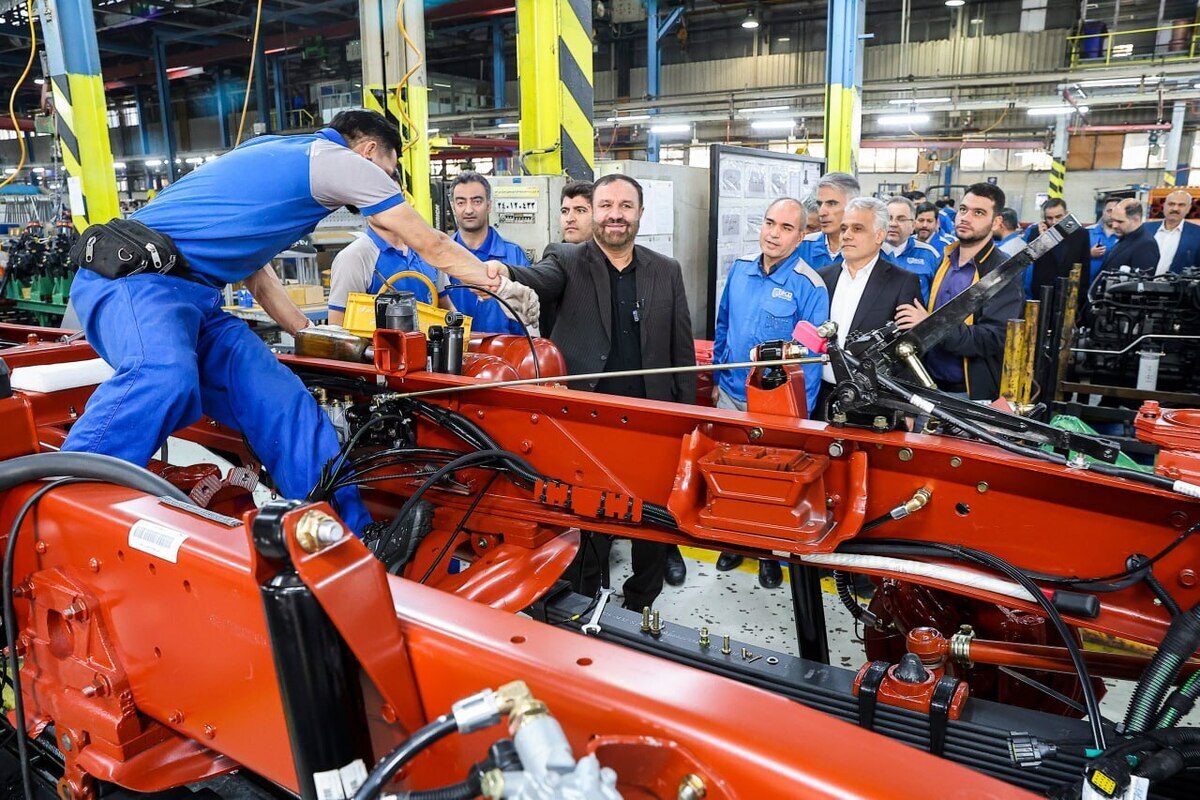 حمایت قضایی از تولید ملی و اشتغال مولد/ بازدید دادستان عمومی و انقلاب تهران از شرکت ایرانخودرو دیزل