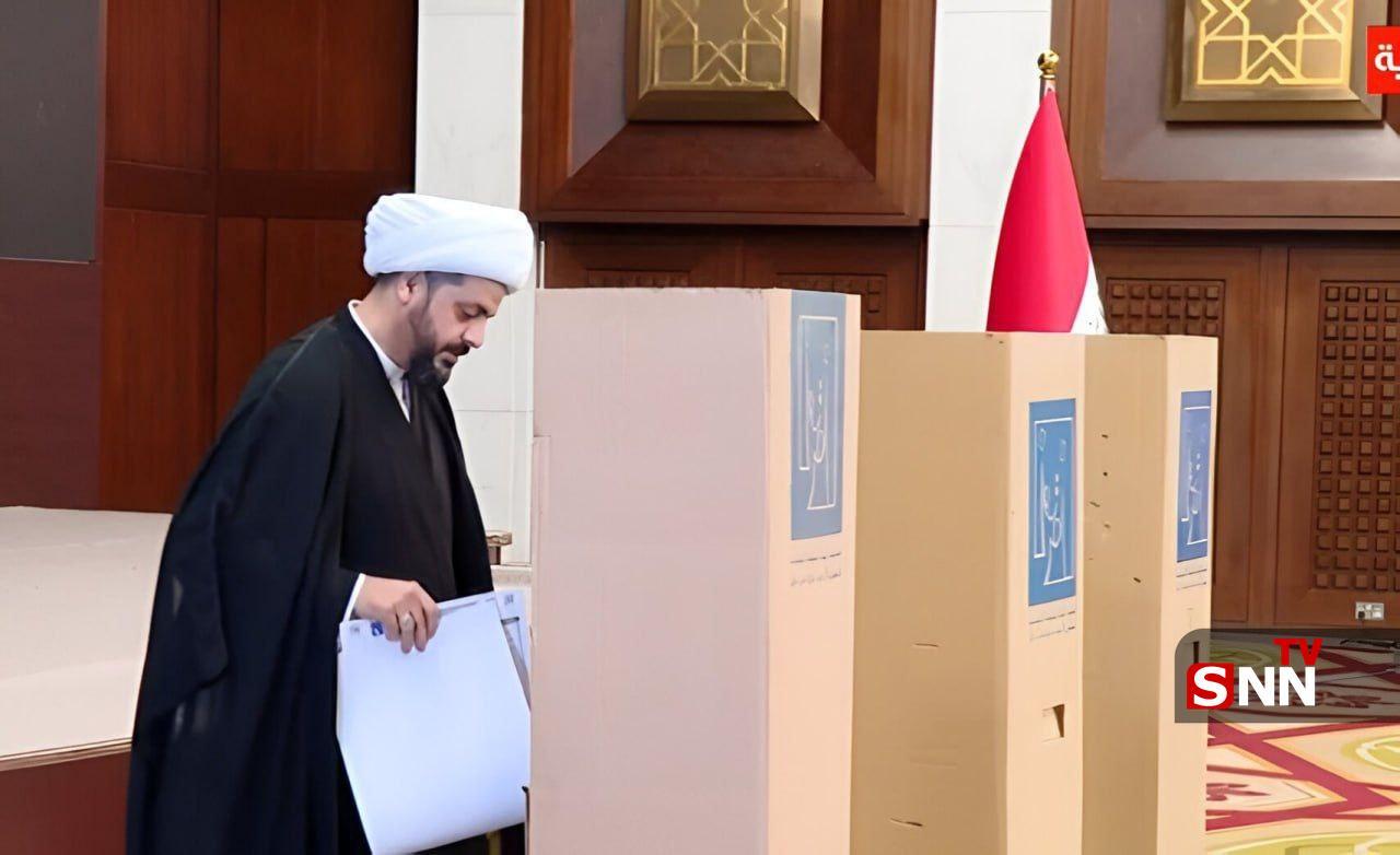 چهره&zwnj;های سیاسی عراق در نخستین ساعات رأی&zwnj;گیری، آرای خود را به صندوق انداختند + عکس و فیلم