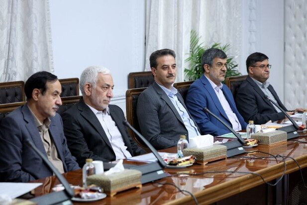 نشست بررسی بحران آب در چهار استان مرکزی با حضور رئیس&zwnj;جمهور و جمعی از وزیران