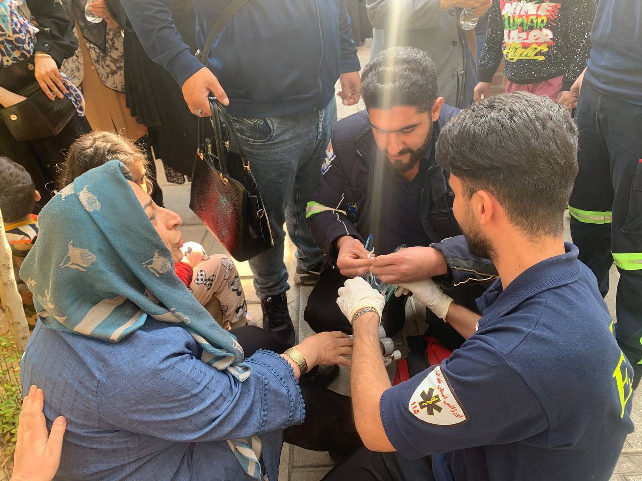 حریق در برج مسکونی خیابان تیموری / پنج مصدوم در محل درمان و یک نفر به بیمارستان منتقل شد