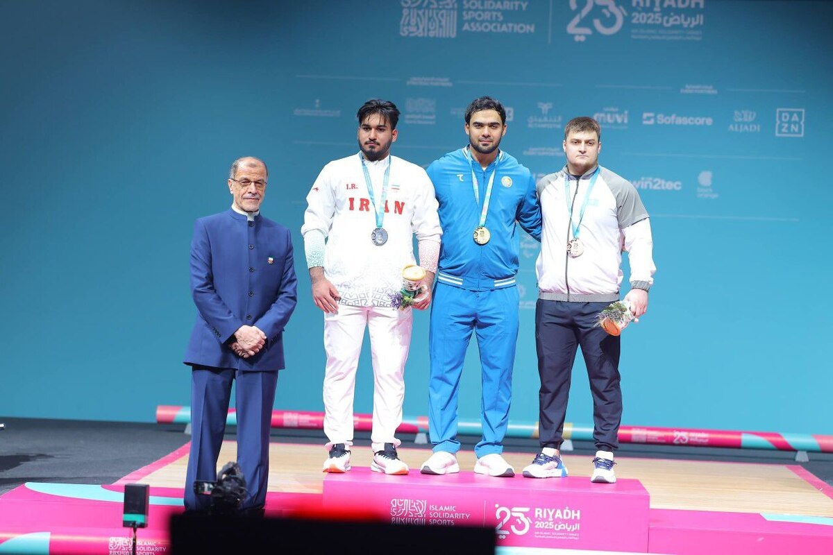 توزیع مدال وزنه برداری توسط رییس کمیته ملی المپیک +فیلم