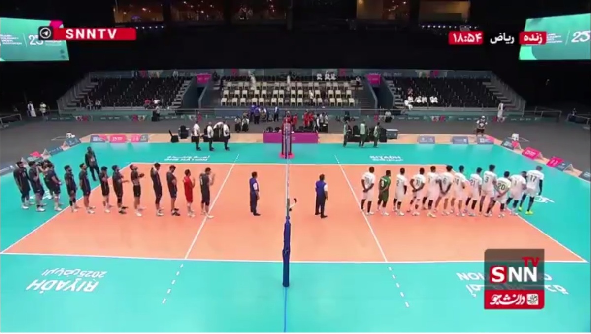 پخش سرود جمهوری اسلامی ایران و همخوانی ملی پوشان والیبال