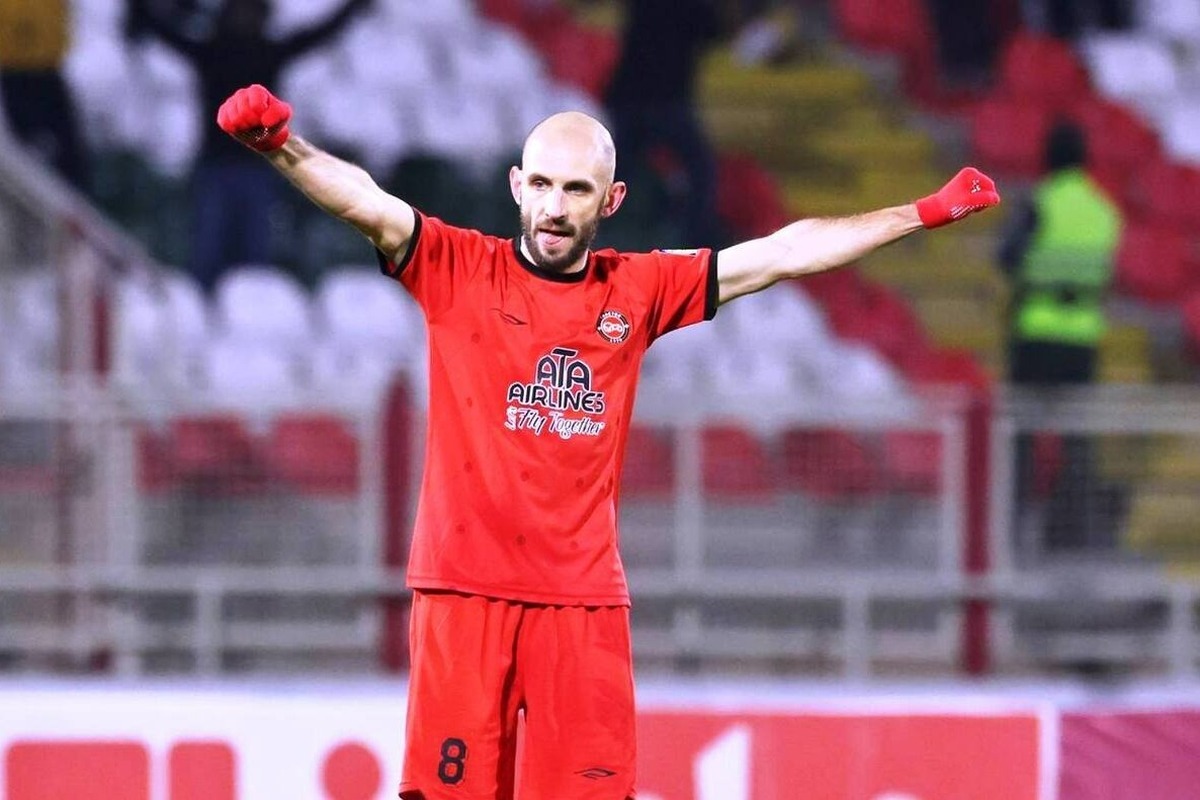 دوری ۱۰۰ روزه هافبک خارجی تراکتور