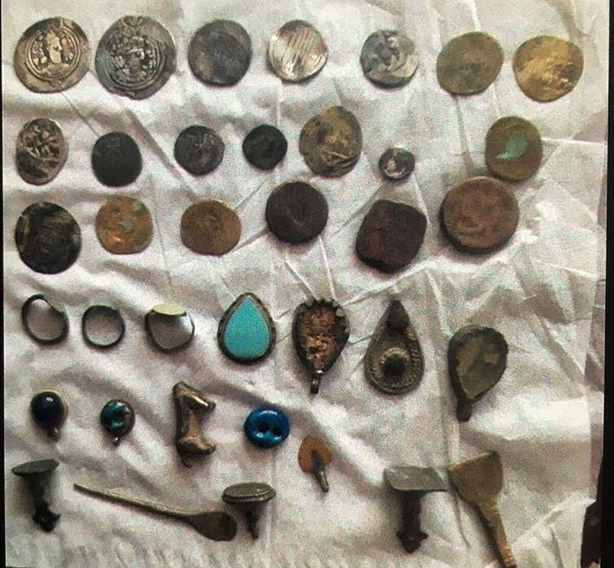 مقادیری اشیای عتیقه و تاریخی در شهرستان داراب کشف شد