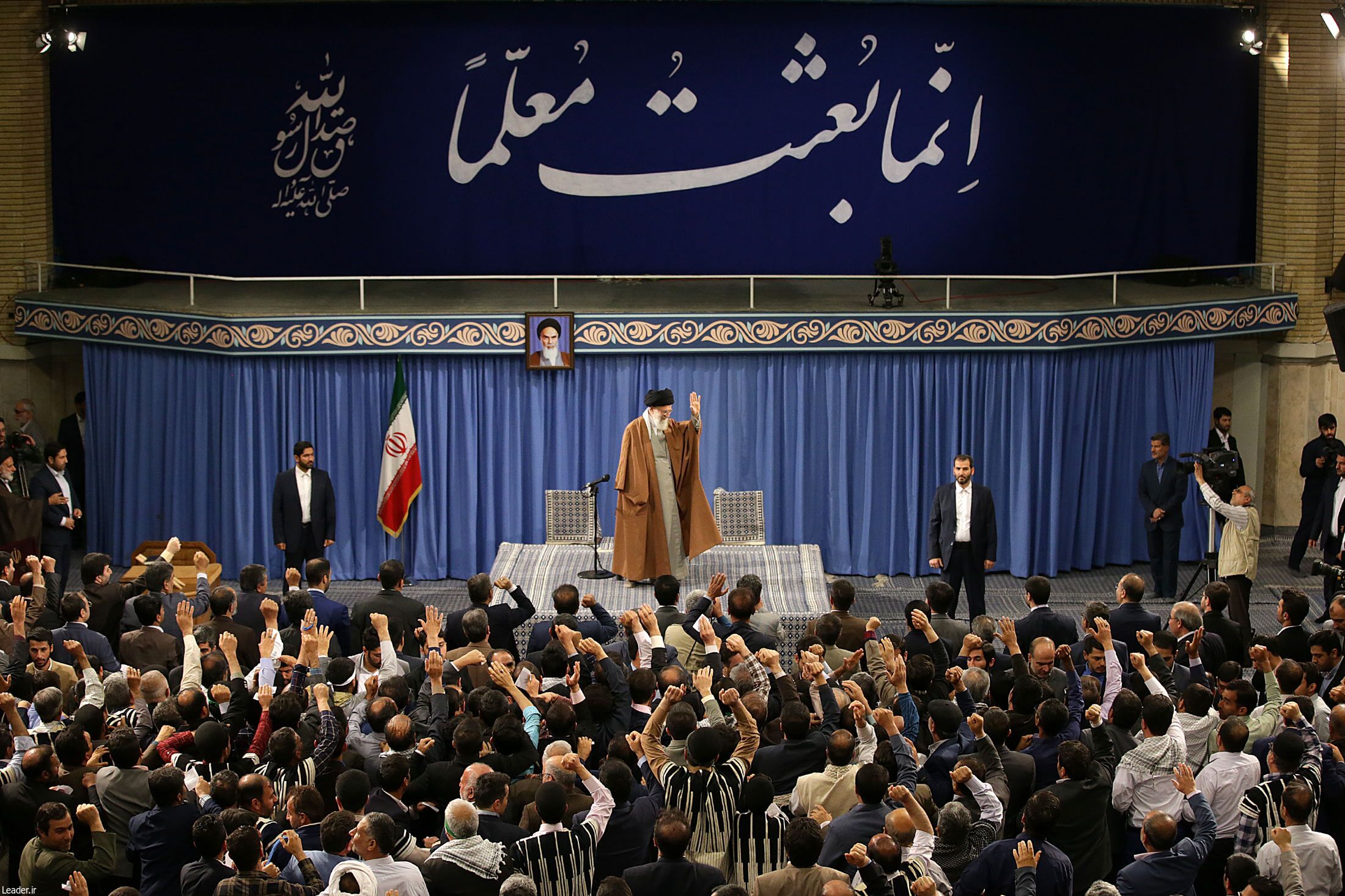 سقف سن پذیرش دانشجومعلم شکست/ دانشگاه فرهنگیان خانه سالمندان می&zwnj;شود؟!