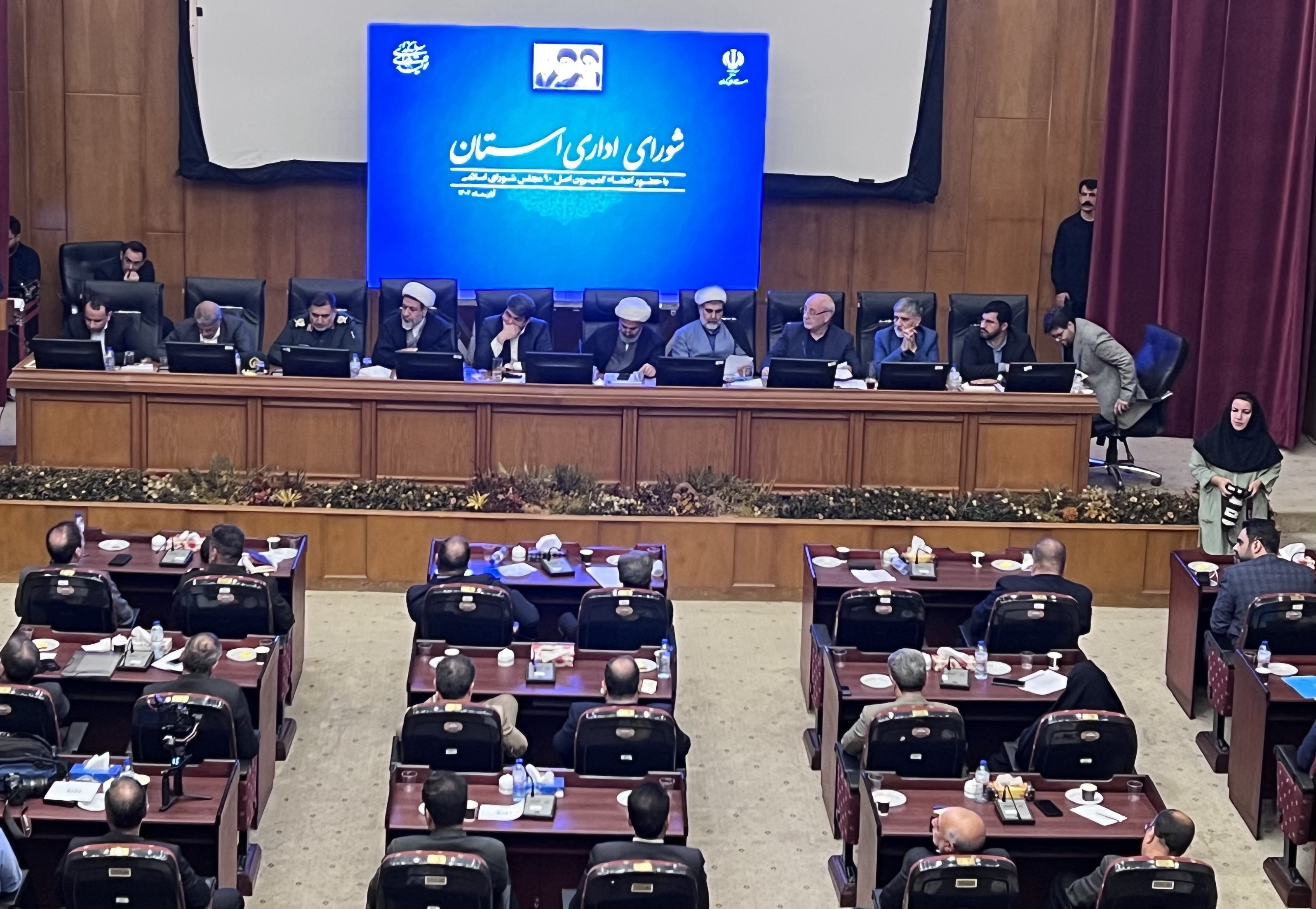 دادِ بلند استاندار کرمان از بد قولی و عدم همکاری بنگاه‌های اقتصادی در انجام پروژه‌های راهسازی