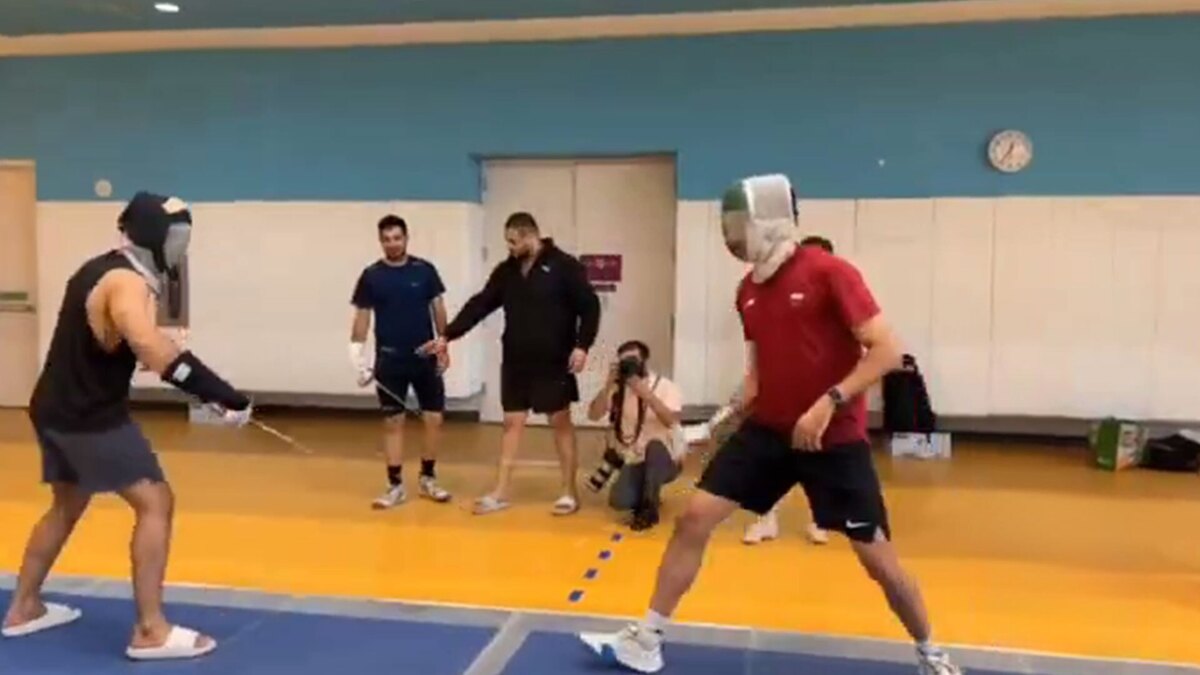 مسابقه شمشیربازی ساروی و پاکدامن!