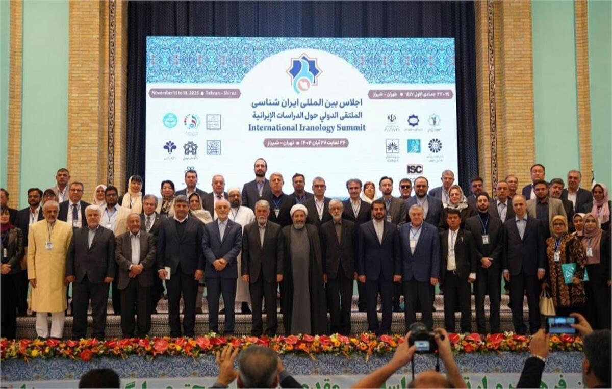 صالحی: زبان فارسی اصلی‌ترین بخش روح ایران است/ ایران سرزمین مقاومت است نه تسلیم، کرنش و اطاعت