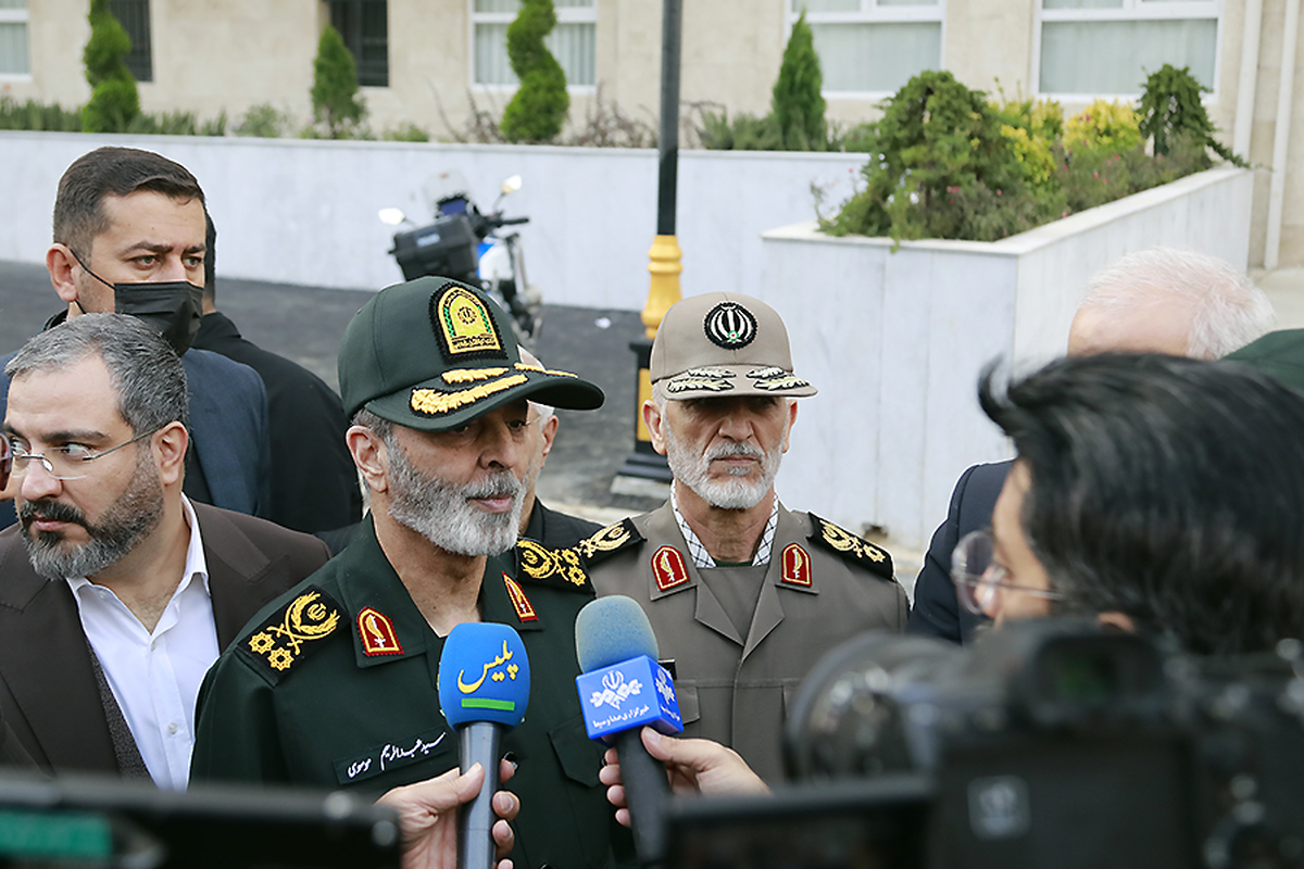 رئیس ستادکل نیروهای مسلح: معیشت نیروهای مسلح دغدغه مشترک ما و رئیس‌جمهور است + فیلم