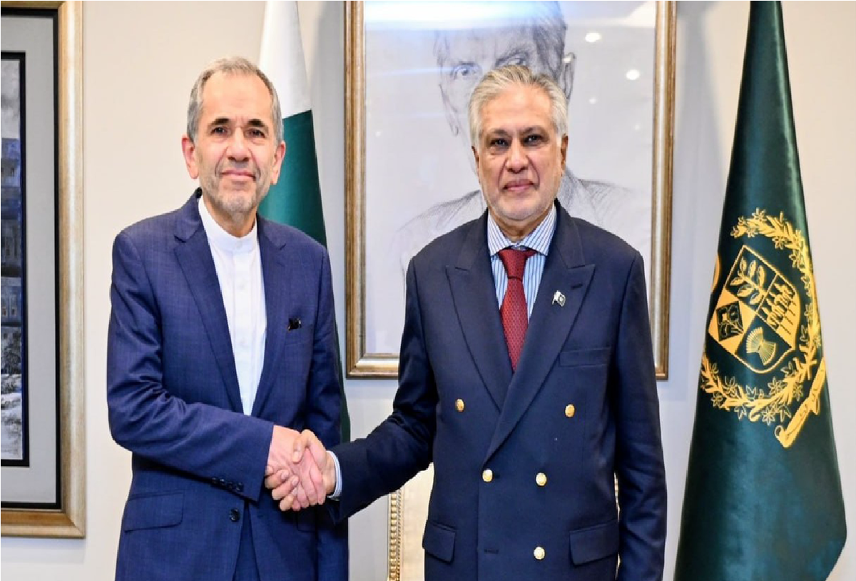 دیدار تخت‌روانچی با وزیر امور خارجه پاکستان در اسلام‌آباد