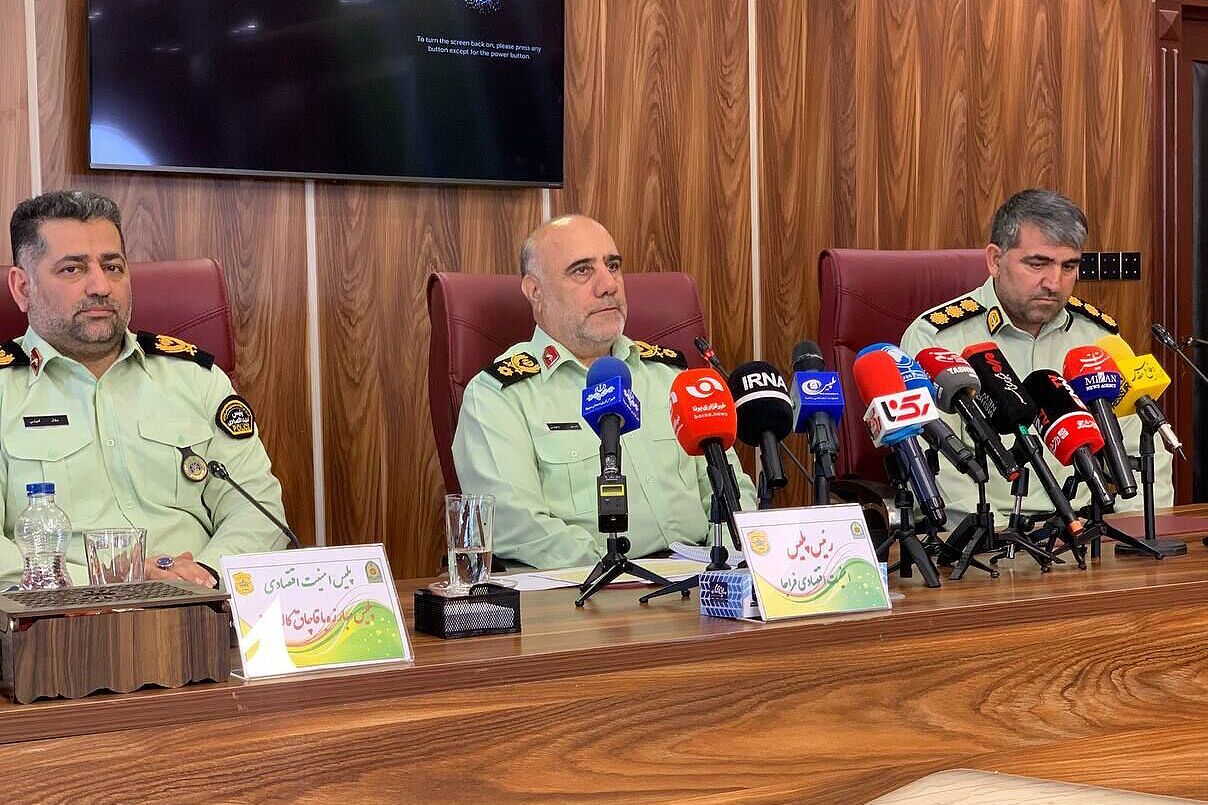 سردار رحیمی: روزانه ۲۱ میلیون لیتر سوخت از کشور خارج می‌شود