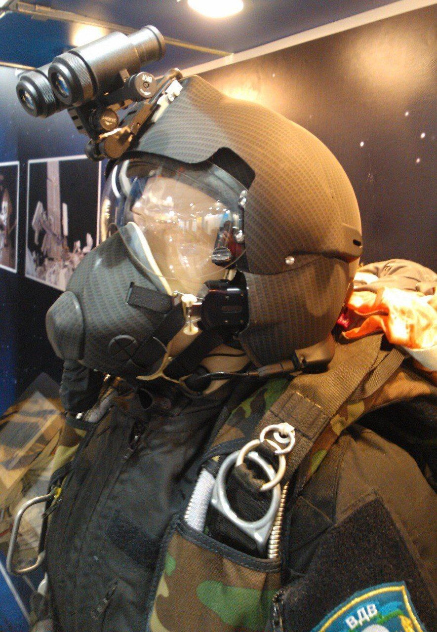 تصویر خلبان ارتش ایران با نماد سوخو-۳۵ ؛ یک گام تا پرواز نهایی