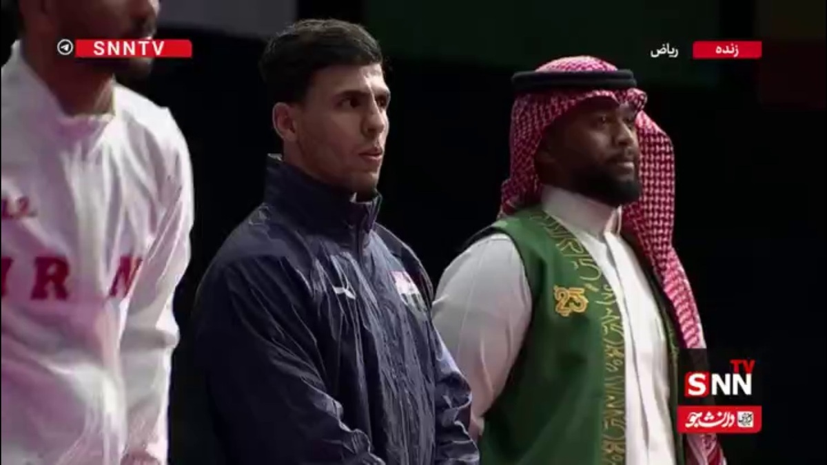 توزیع مدال کشتی توسط سهرابیان