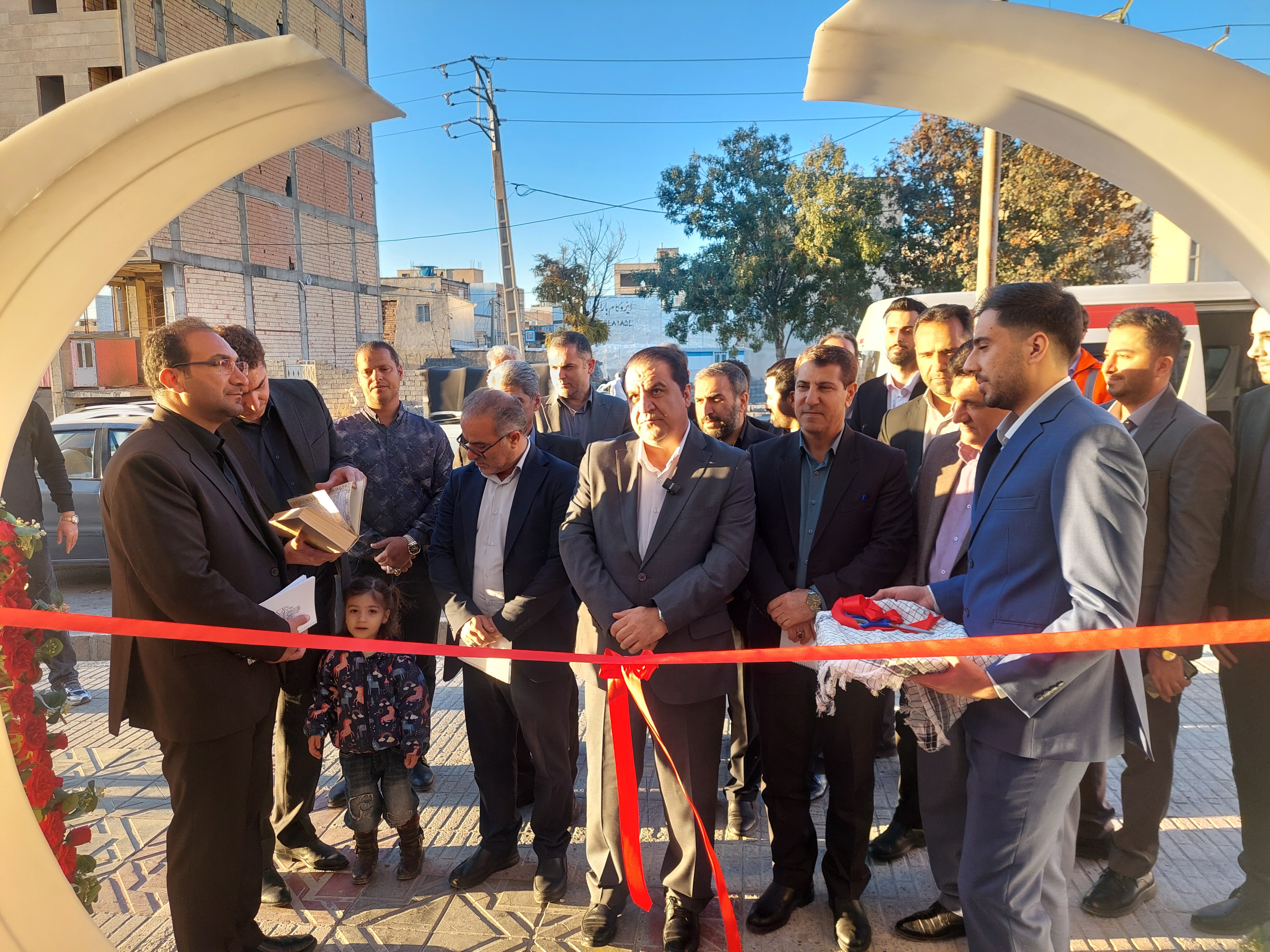 افتتاح درمانگاه عمومی و تخصصی ایثار شهر ایلام/
ساخت سوئیت‌های اقامتی؛ قول ۶ ماهه برای بهره‌برداری