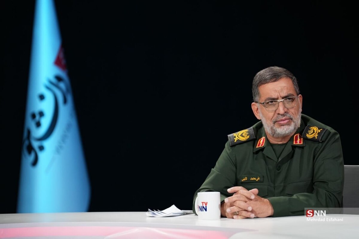 سردار نائینی: فرض نیرو‌های مسلح این است که هر لحظه ممکن است جنگ شود / دشمن می‌خواهد کشور را در شرایط انتظار جنگ نگه دارد و هیچ کاری انجام نشود + فیلم