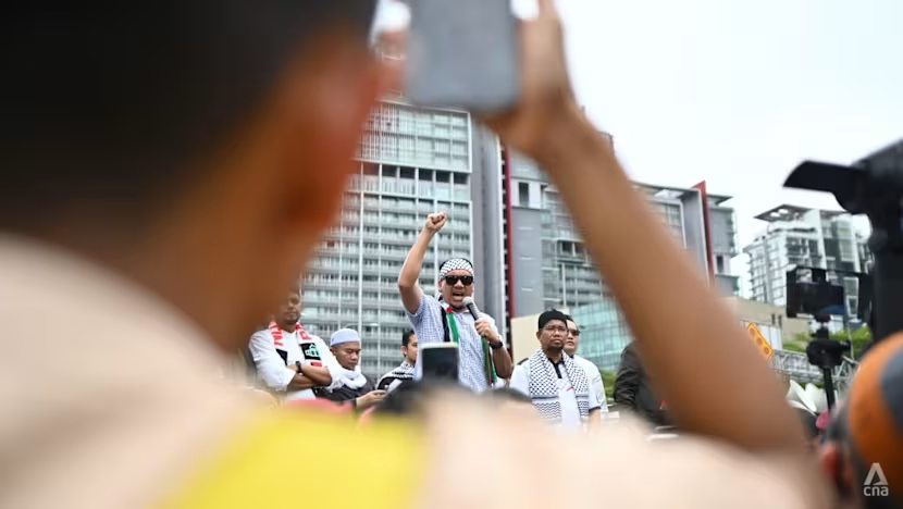 تظاهرات ضدترامپ در کوالالامپور؛ مالزی میان خیابان و دیپلماسی تظاهرات ضدترامپ در کوالالامپور؛ مالزی میان خیابان و دیپلماسی