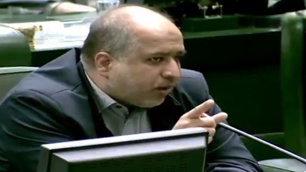 آقایان! طوری بخورید که خفه نشوید!