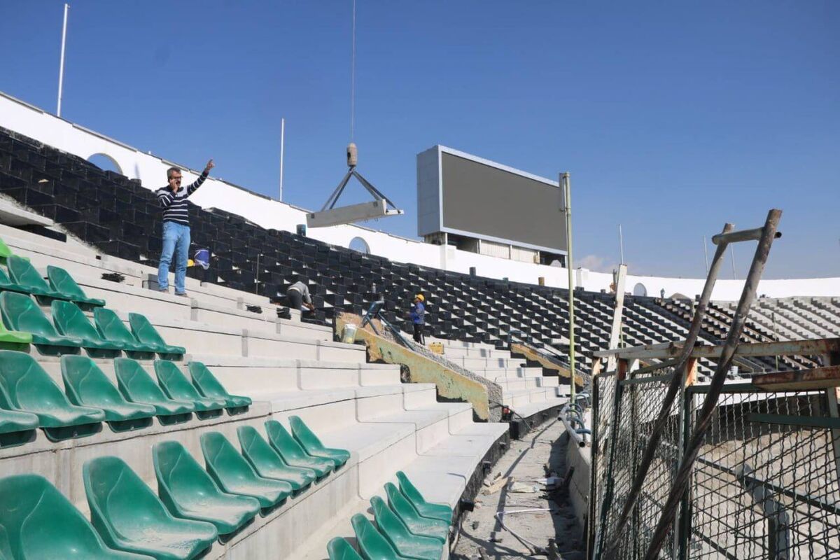 آغاز عملیات نصب سکو&zwnj;های بتنی ضلع شمالی ورزشگاه آزادی