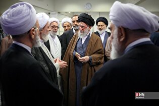 دیدار دست‌اندرکاران کنگره بین‌المللی میرزای نائینی با رهبر انقلاب اسلامی