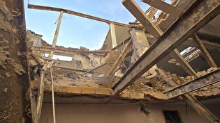 آوار شدن یک ساختمان قدیمی در خیابان جمهوری