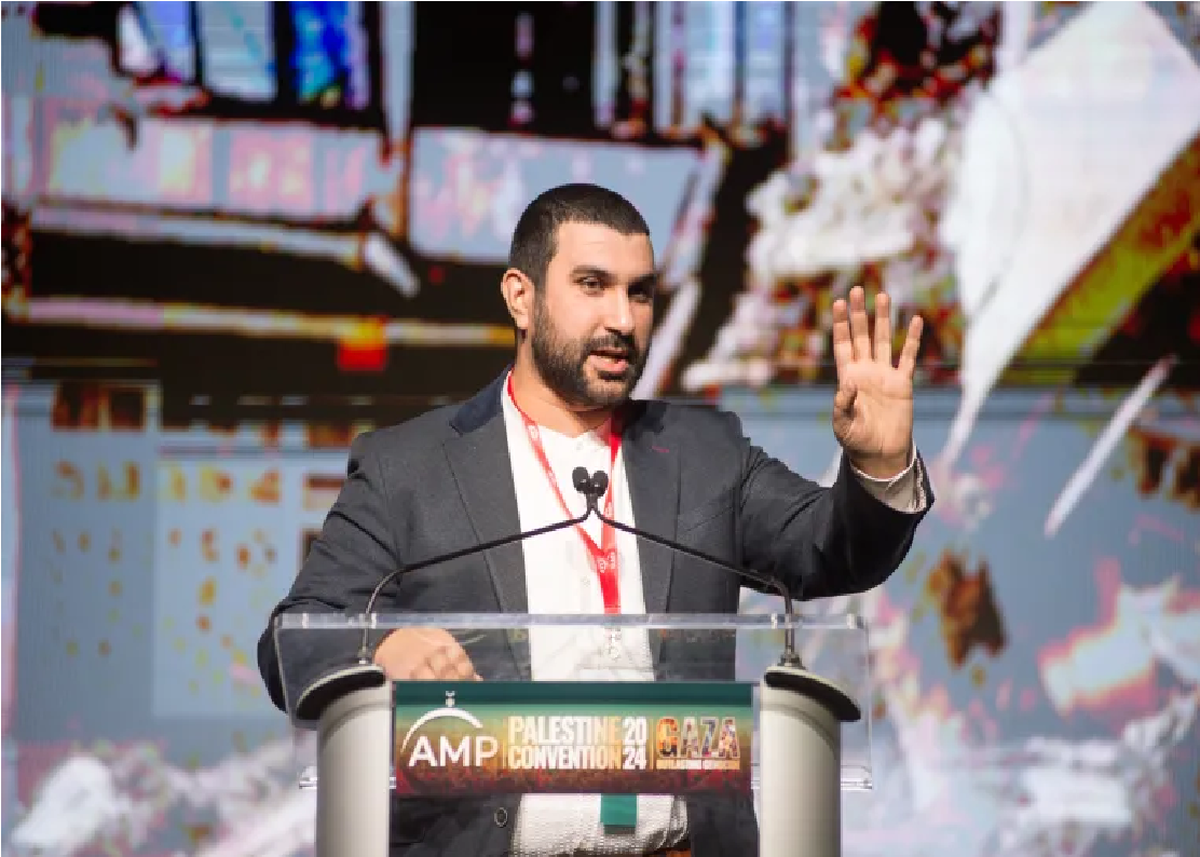 آمریکا روزنامه نگار بریتانیایی منتقد اسرائیل را بازداشت کرد