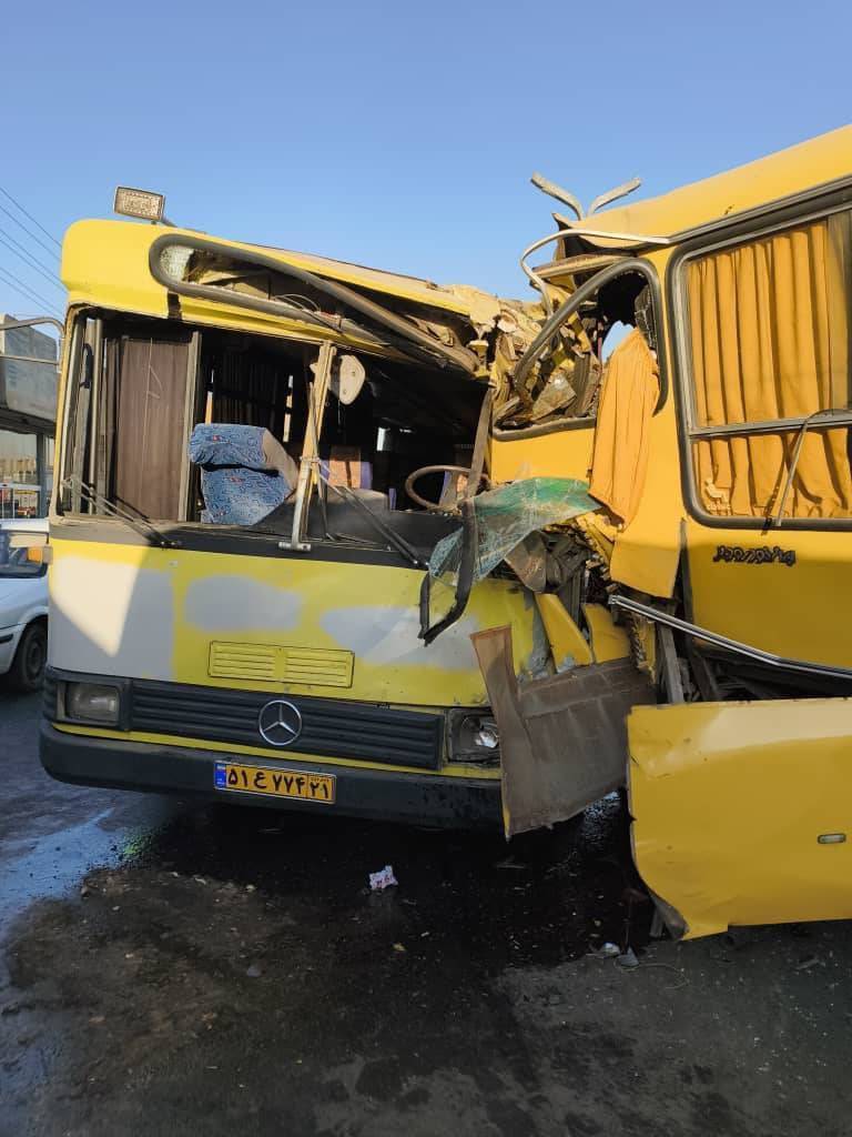 تصادف دو دستگاه اتوبوس در جاده مخصوص با ۲۶ مصدوم