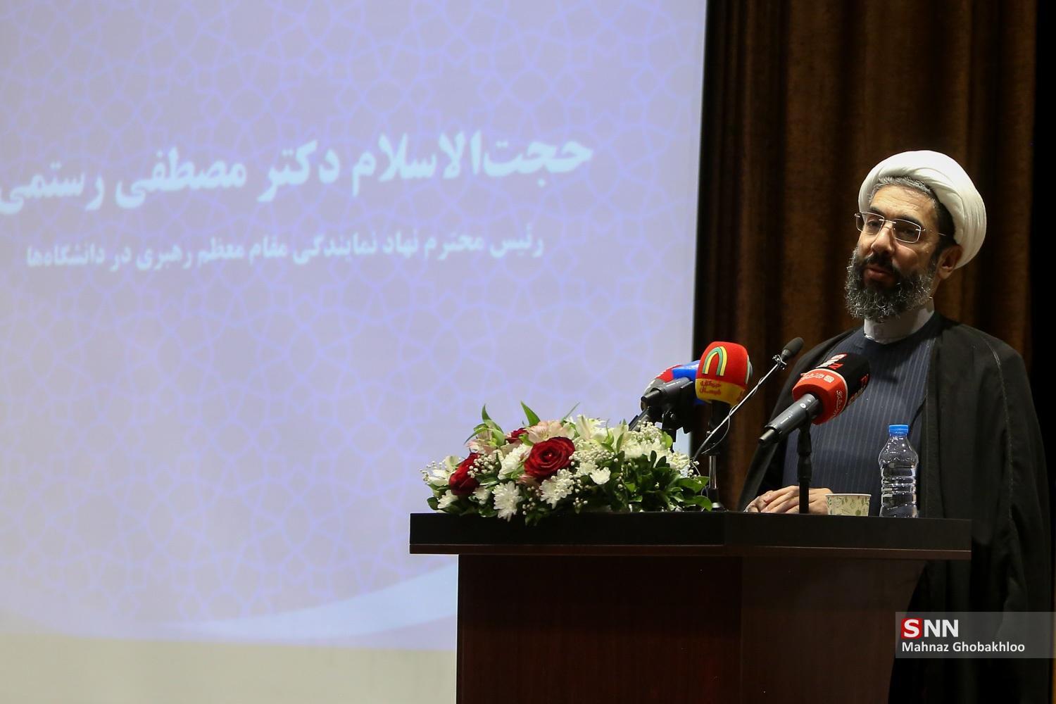 رهبر معظم انقلاب، لنگر ثبات کشتی نظام در طوفان‌ها و بحران‌ها هستند