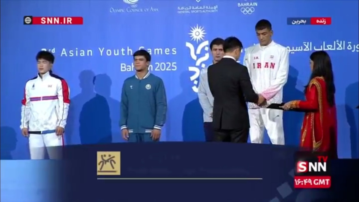اهدای مدال در وزن 80 کیلوگرم رقابت‌های کشتی آزاد بازیهای آسیایی جوانان بحرین