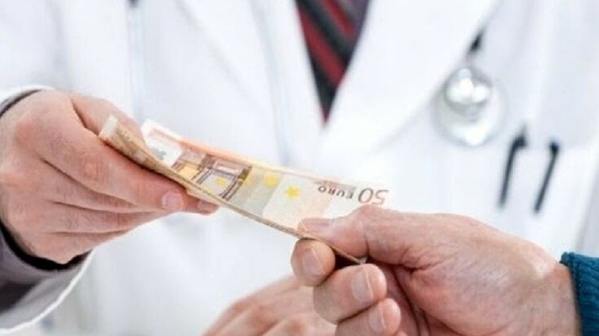 زیرمیزی‌گیری پزشک‌نمایان؛ بحران اخلاقی یا ضعف نظارت + واکنش نماینده مجلس