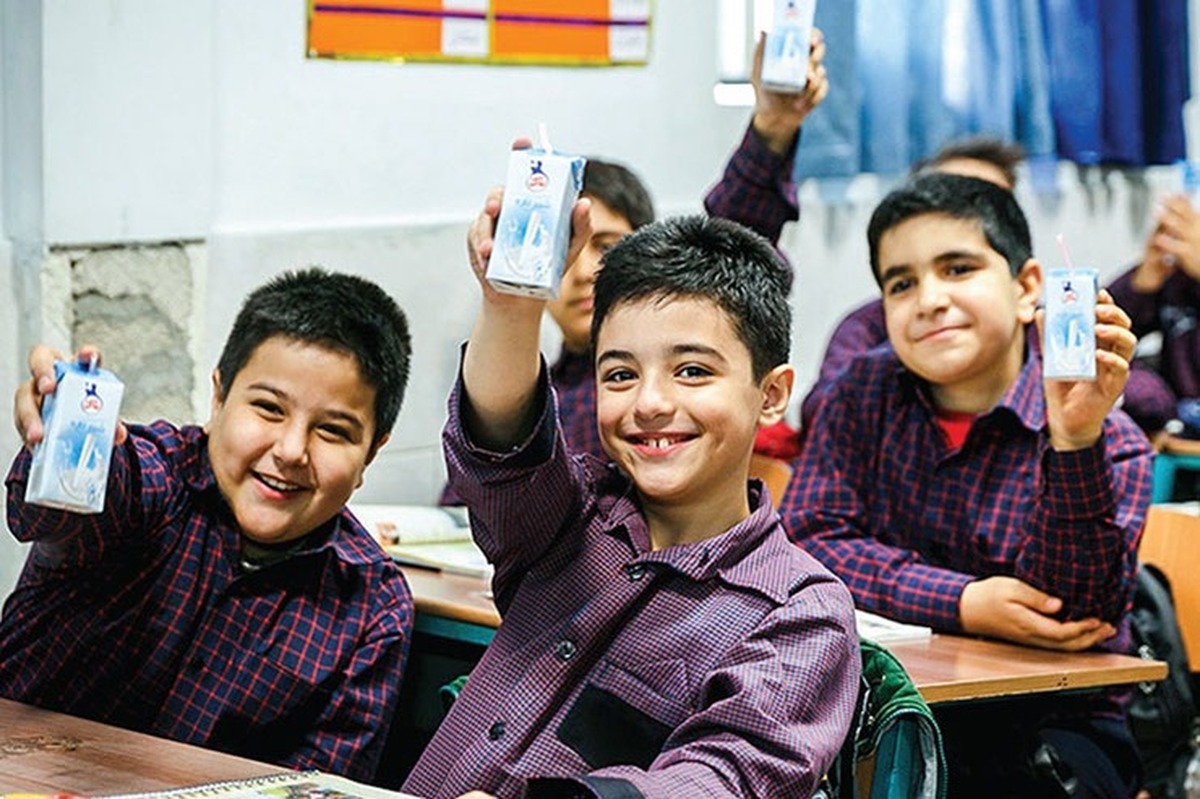 توزیع شیر رایگان در مدارس استان مرکزی آغاز می‌شود؛ ۲۶۰ هزار دانش‌آموز بهره‌مند خواهند شد