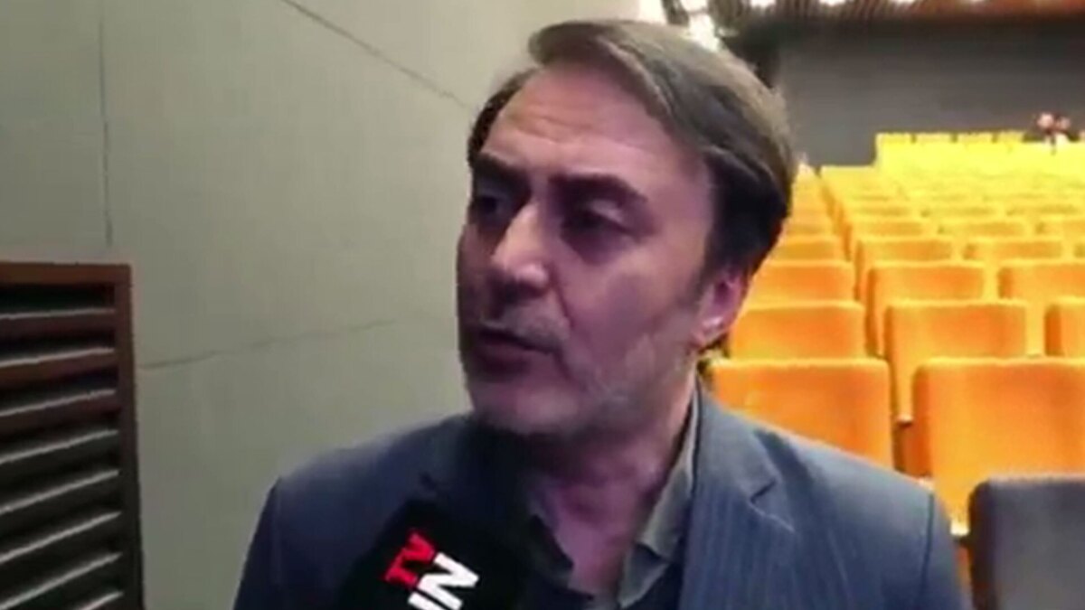 خیلی از خودرو‌های وارداتی مصرف سوخت بالایی دارند / دولت تعرفه واردات خودرو‌های هیبریدی را صفر کند