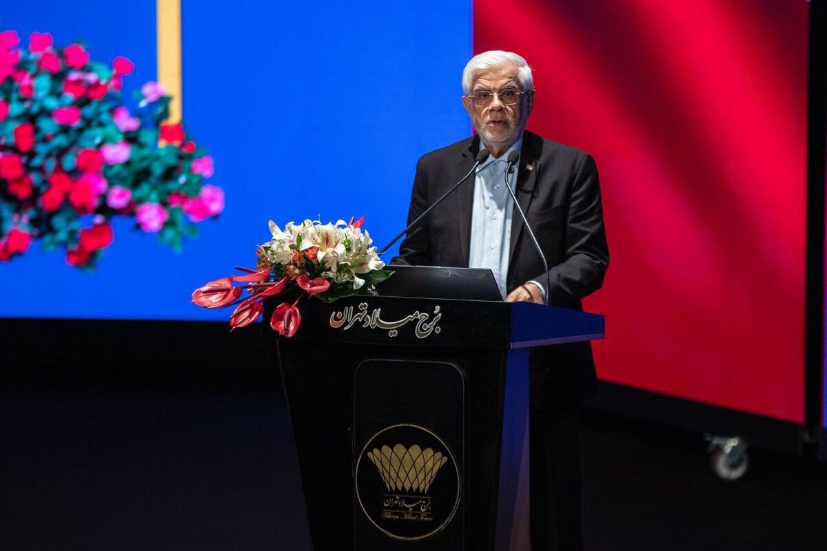 عارف : ضوابط و قوانین بیمه ما جنگ را شامل نمی‌شود / ذات بیمه مصونیت بخشی است +فیلم