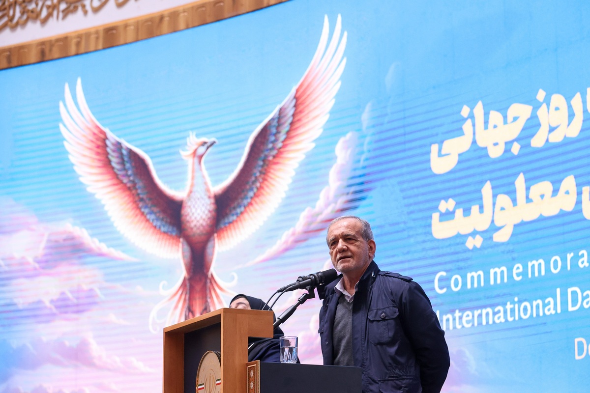 پزشکیان: دشمن نمی‌تواند یک ملت مصمم‌و‌ایستاده را تسلیم‌کند