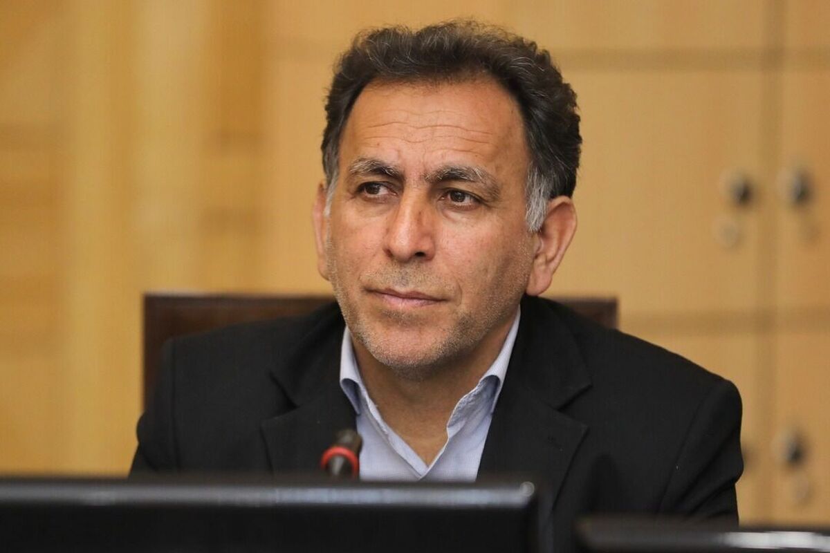 نماینده خرم&zwnj;آباد: سفره انقلاب متعلق به کل ملت ایران است نه عده&zwnj;ای ویژه&zwnj;خوار که از دولتی به دولت دیگر منتقل می&zwnj;شوند/ بساط ویژه&zwnj;خواری را جمع کنید + فیلم