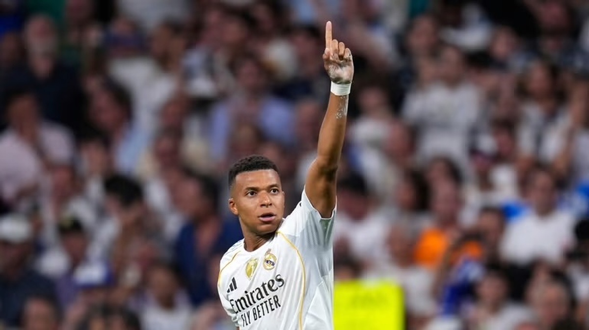 خلاصه بازی رئال مادرید 3-0 اتلتیک بیلبائو / صدرنشینی لالیگا با دبل امباپه